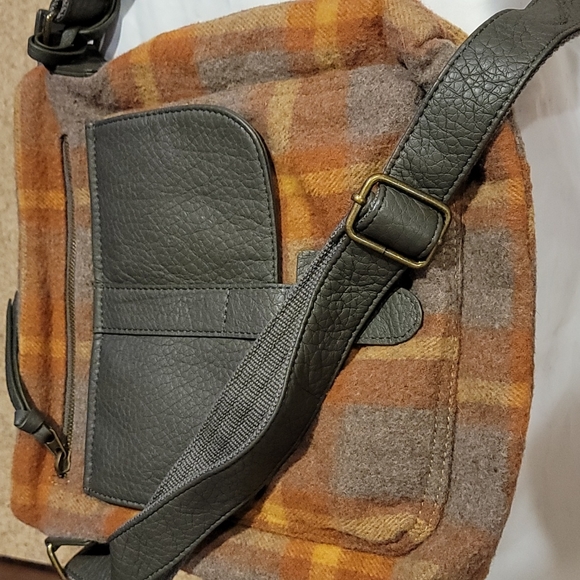 pistil Bags Pistil Hood River Oregon Crossbody Bag Poshmark